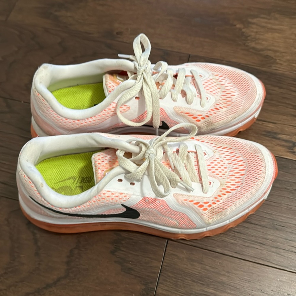 Women’s Nike air max size 8, gently used condition